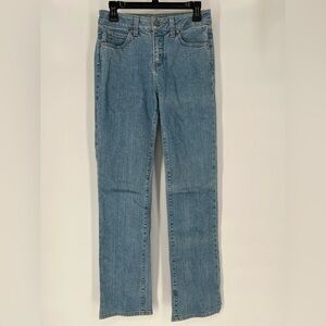 MIRACLEBODY LIGHT BLUE JEANS MADE IN USA STRAIGHT LEG FLATTERING‎ STRETCH